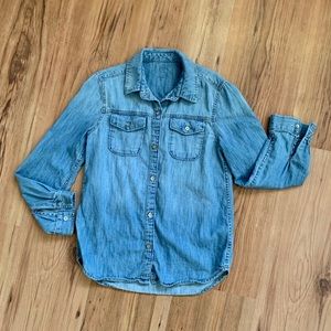 🚫 SOLD GAP girls denim chambray button down